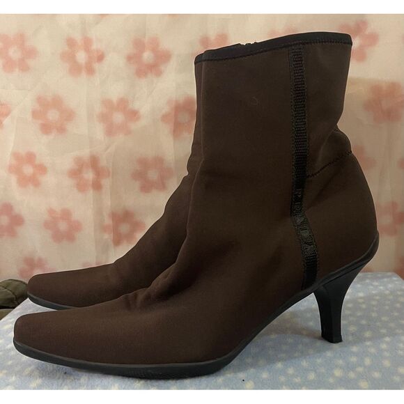Prada Elegant Brown Stretch Fabric Ankle Boots with Kitten Heel for Women 40 - Picture 3 of 9